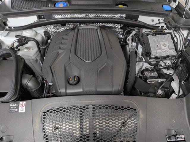 Certified 2025 Porsche Macan Turbo image 24
