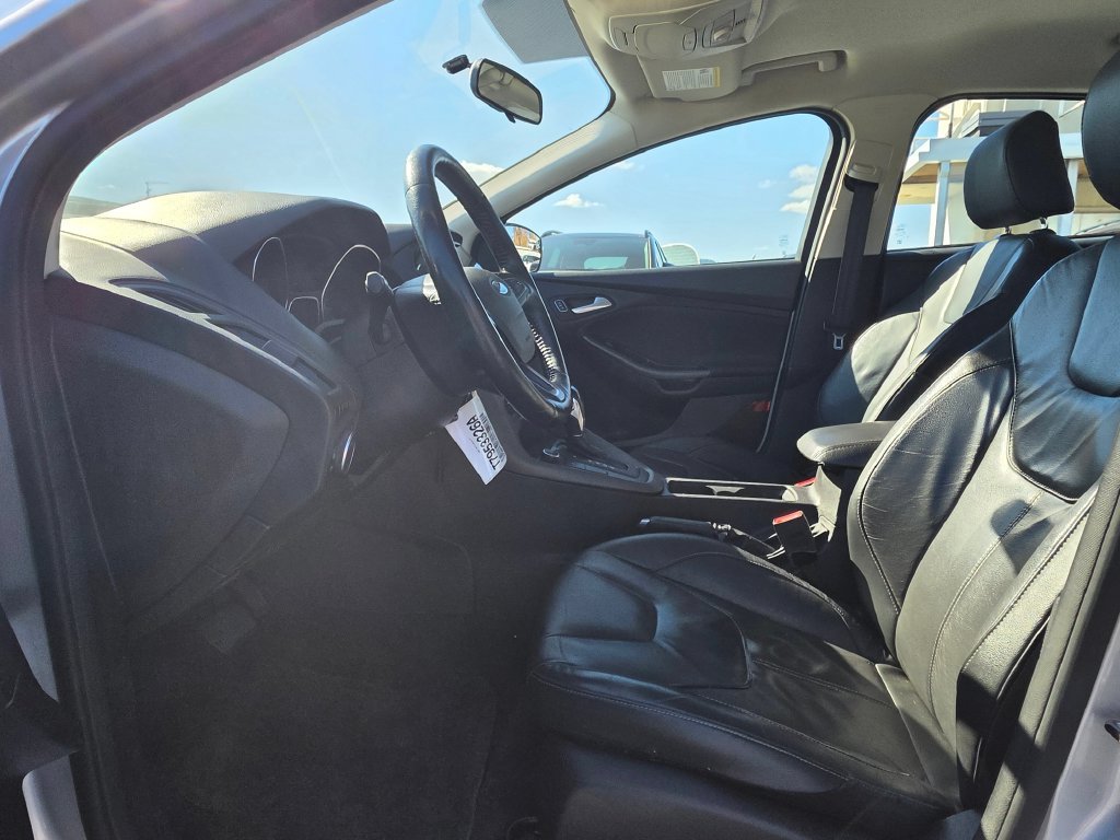Used 2015 Ford Focus SE w/ Equipment Group 201A FWD image 20