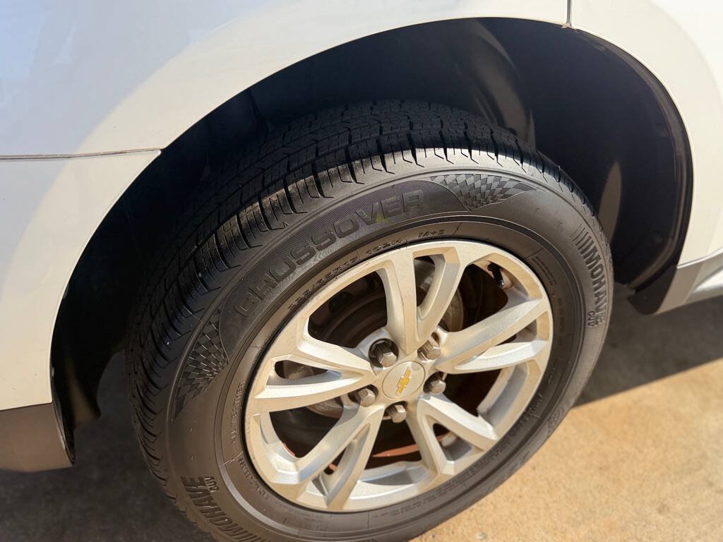 Used 2017 Chevrolet Equinox LT w/ Convenience Package FWD image 12