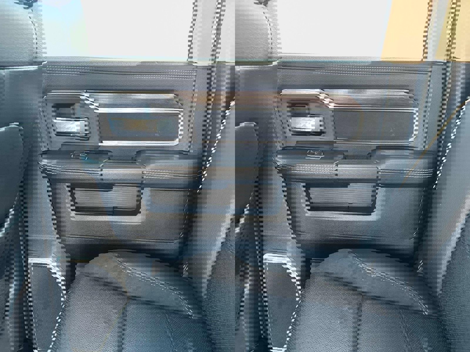 Used 2022 RAM 3500 Laramie image 17