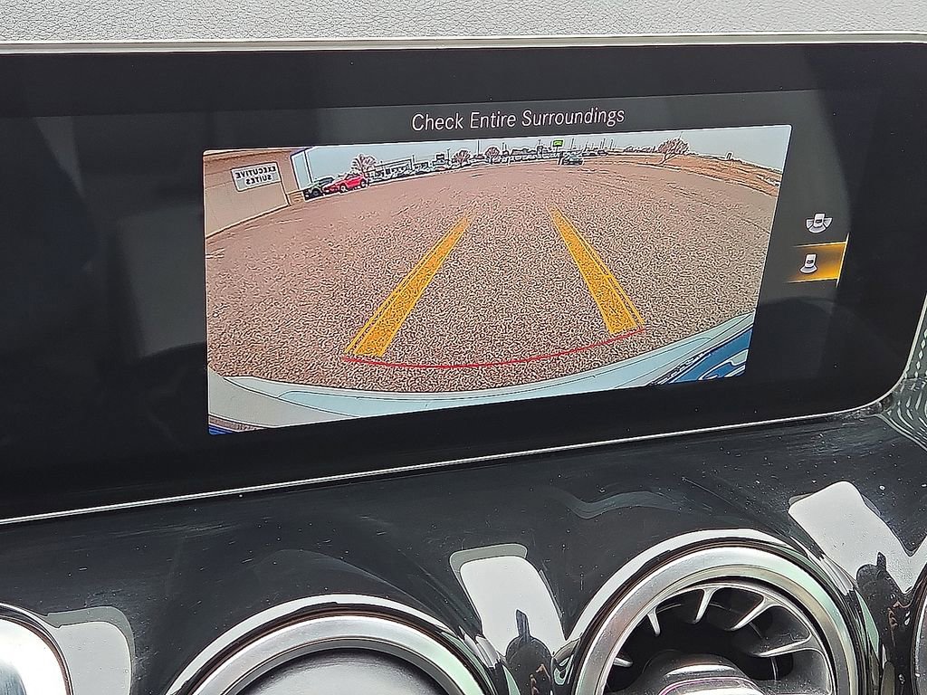 Used 2021 Mercedes-Benz GLB 250 w/ Premium Package image 24