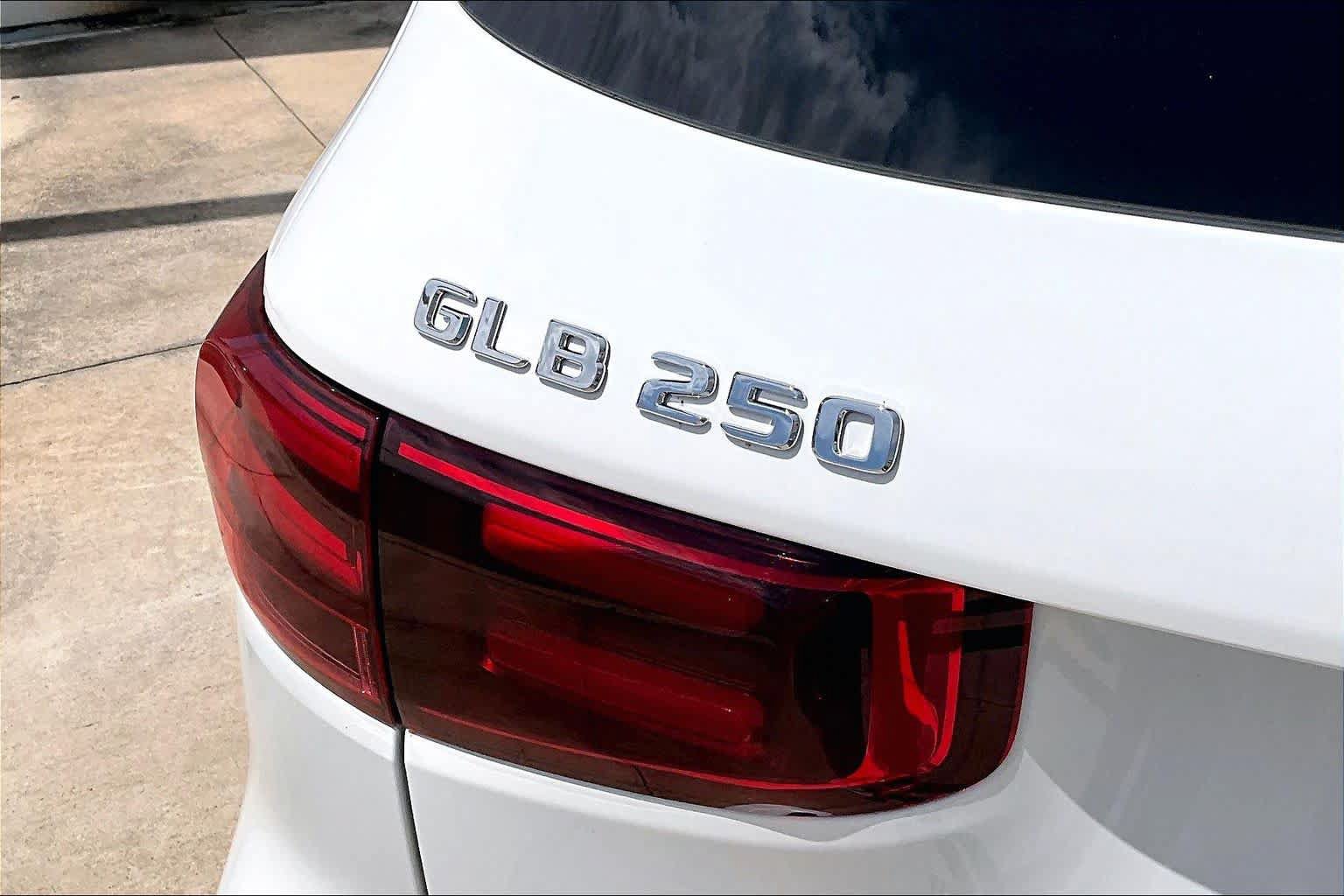 Used 2025 Mercedes-Benz GLB 250 image 10