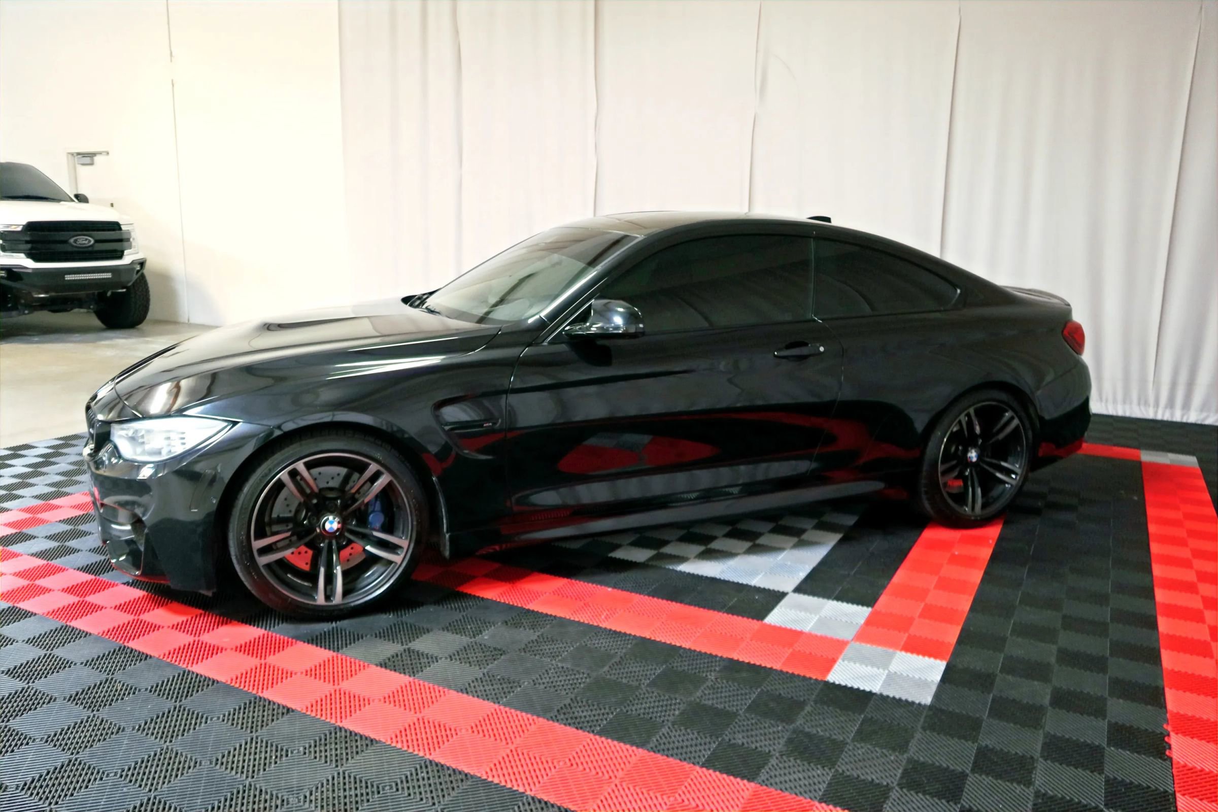 Used 2015 BMW M4 Coupe RWD image 3
