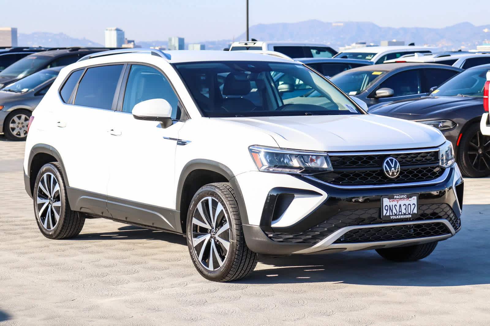 Used 2023 Volkswagen Taos SE image 3