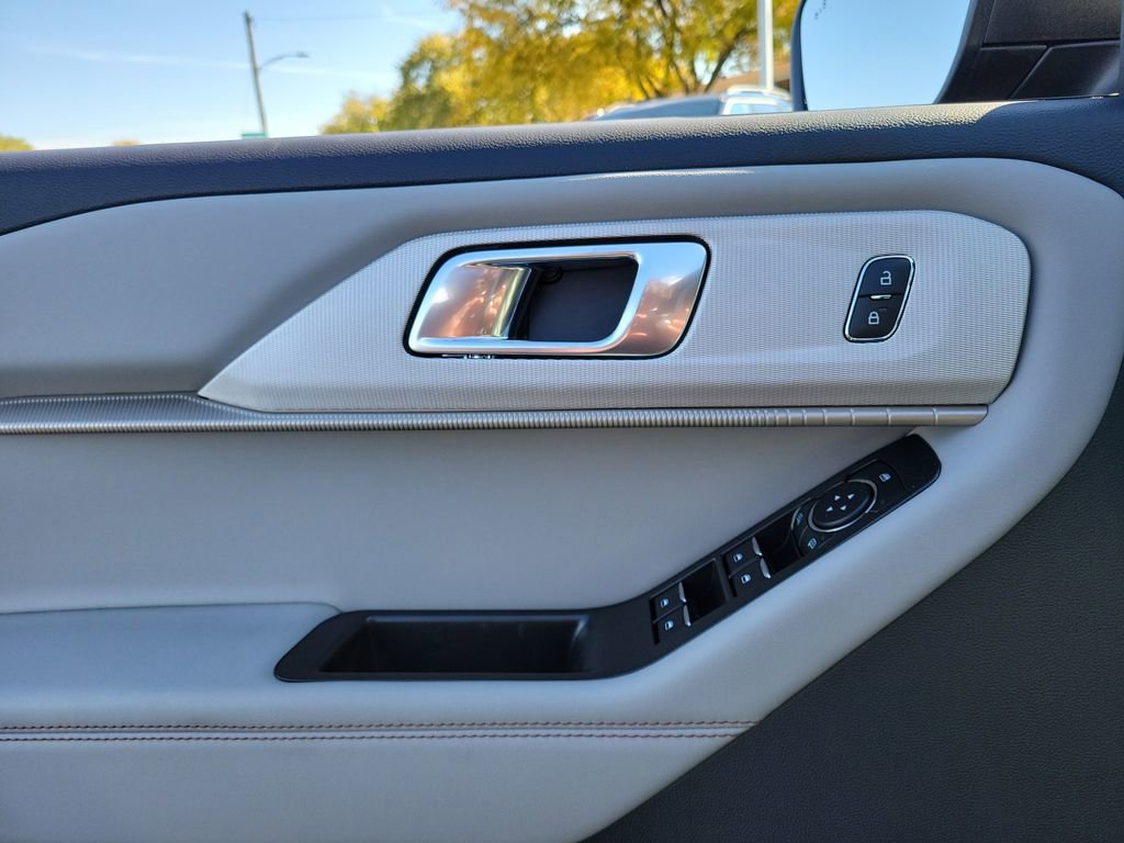 New 2026 Ford Explorer Active w/ Active Comfort Package image 18