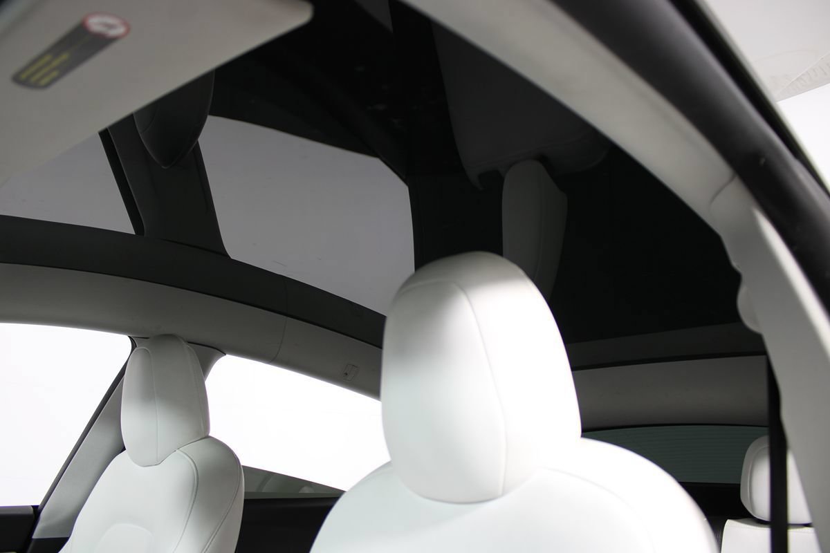 Used 2022 Tesla Model Y Long Range AWD/4WD image 9
