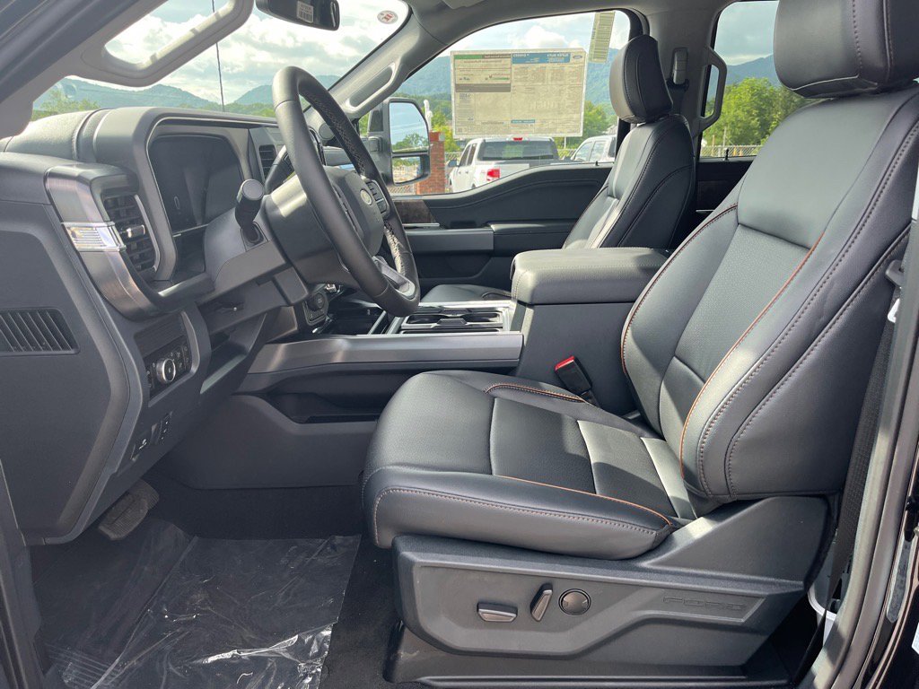 New 2025 Ford F250 Lariat w/ Black Appearance Package image 7