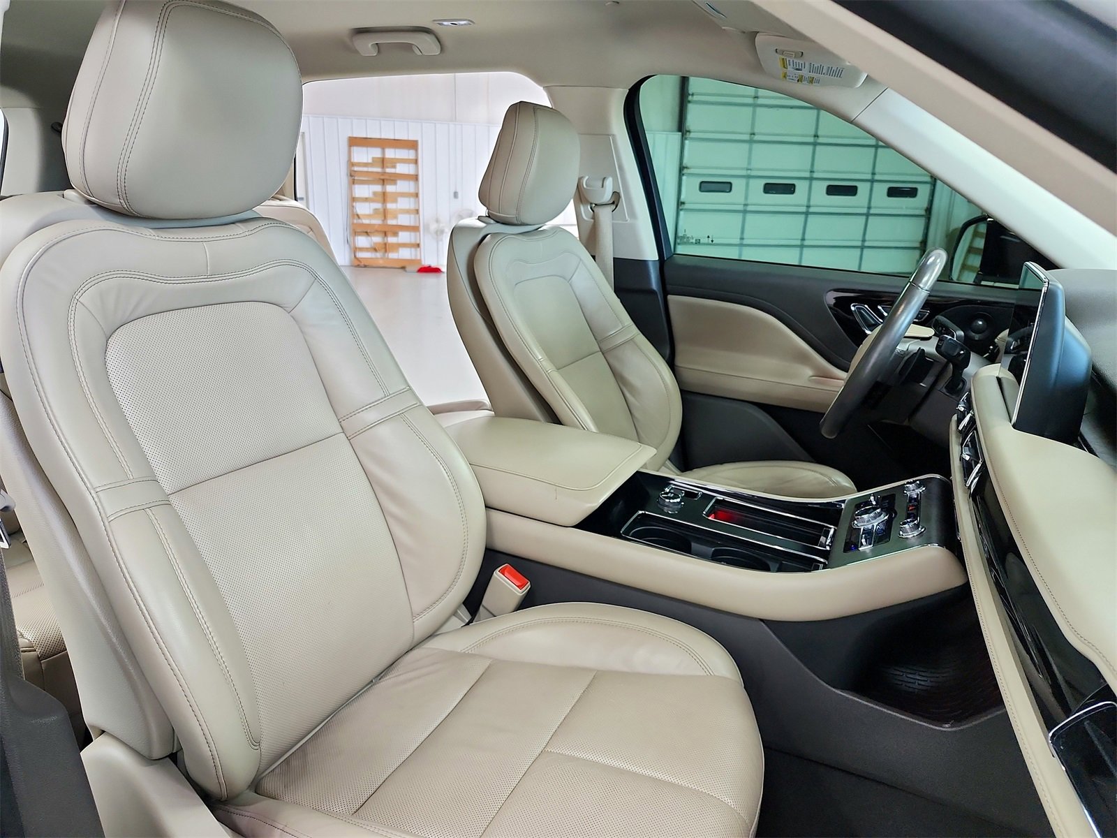 Used 2020 Lincoln Aviator Reserve image 41