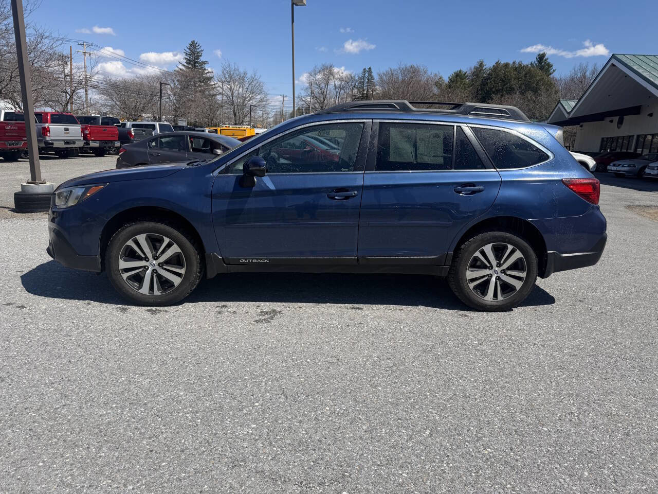 Used 2019 Subaru Outback 2.5i Limited AWD/4WD image 2
