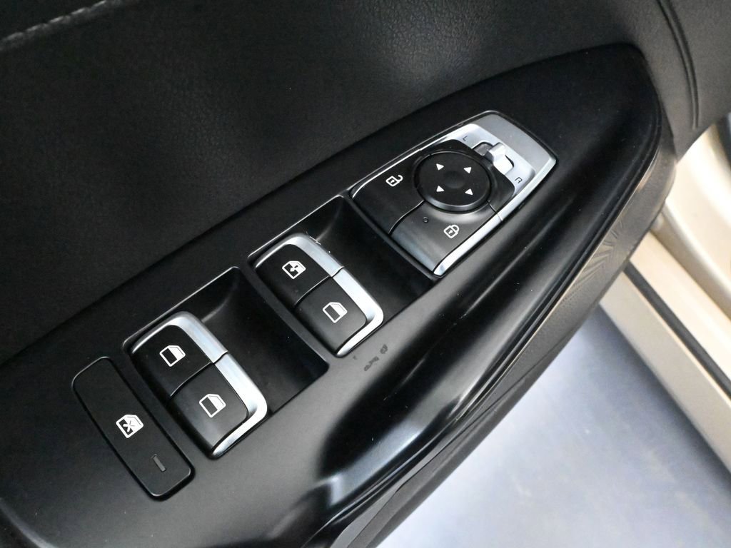 Used 2021 Kia K5 LXS image 19