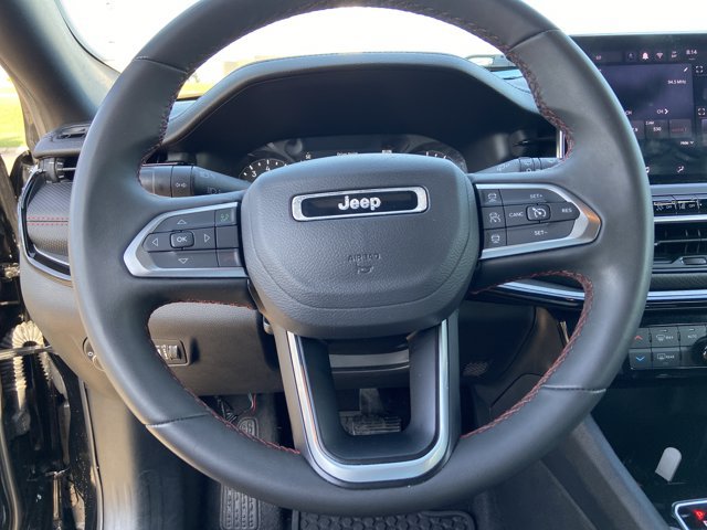 Used 2024 Jeep Compass Trailhawk AWD/4WD image 35