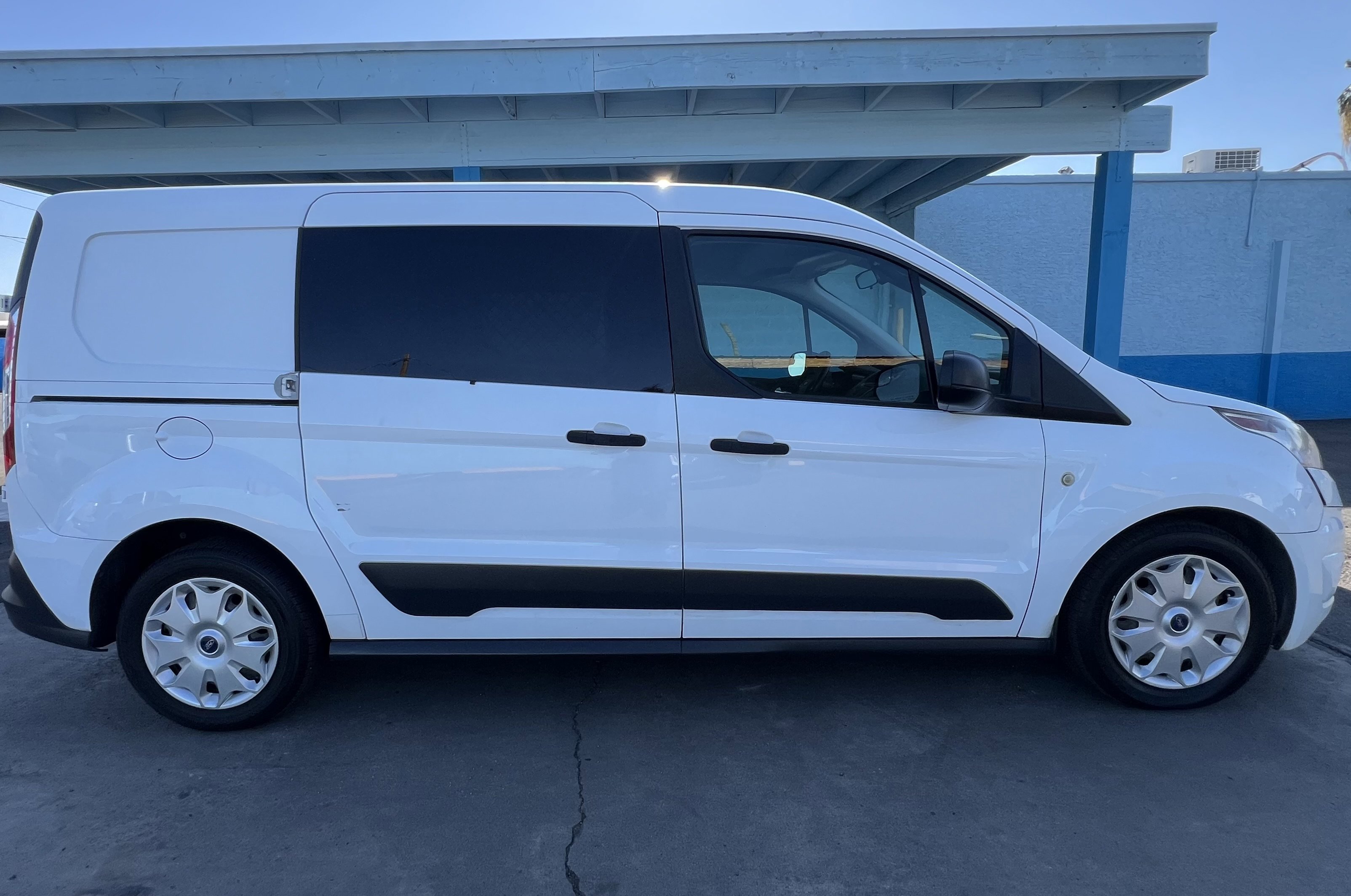 Used 2018 Ford Transit Connect XLT FWD image 2