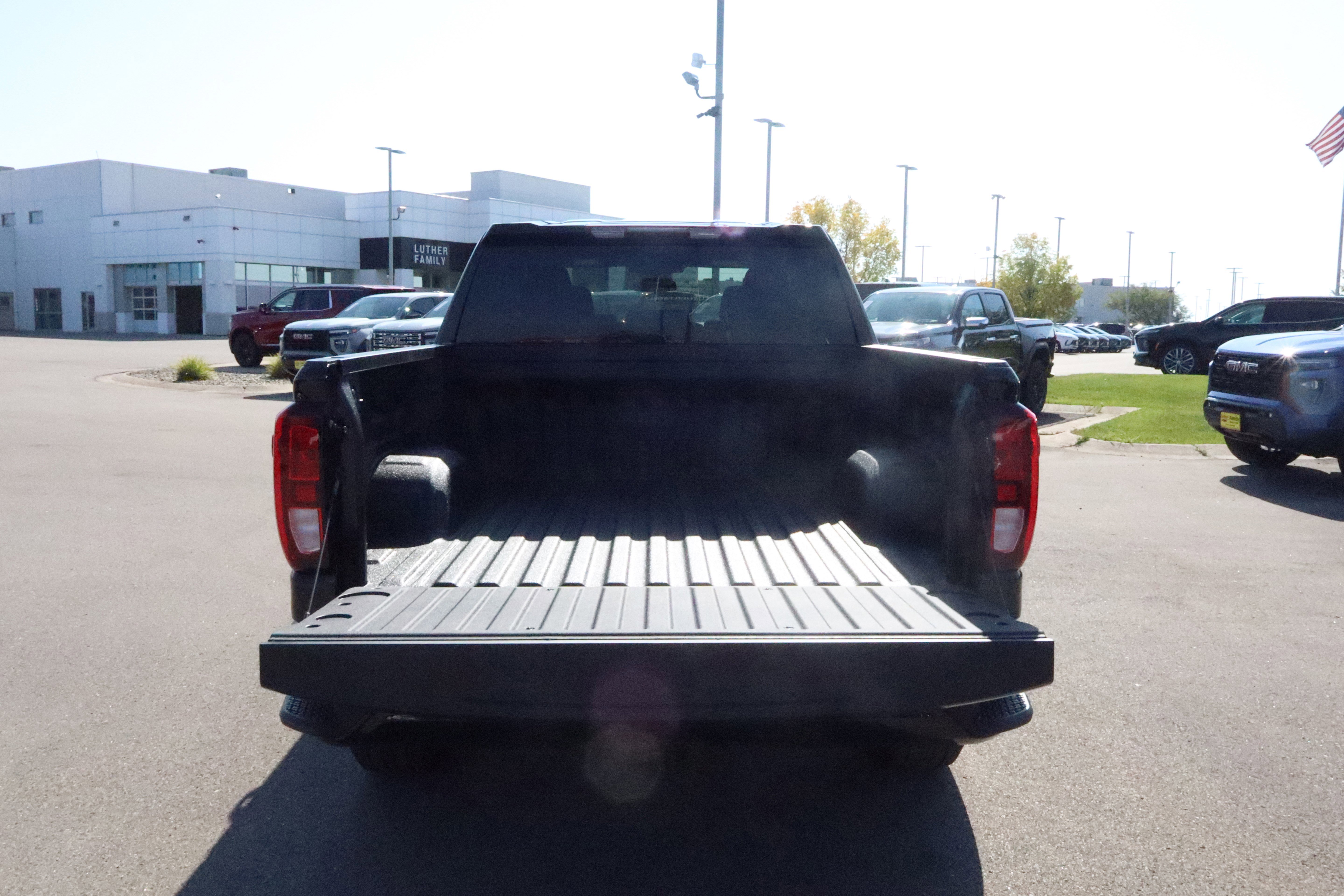 New 2026 GMC Sierra 1500 Elevation image 17