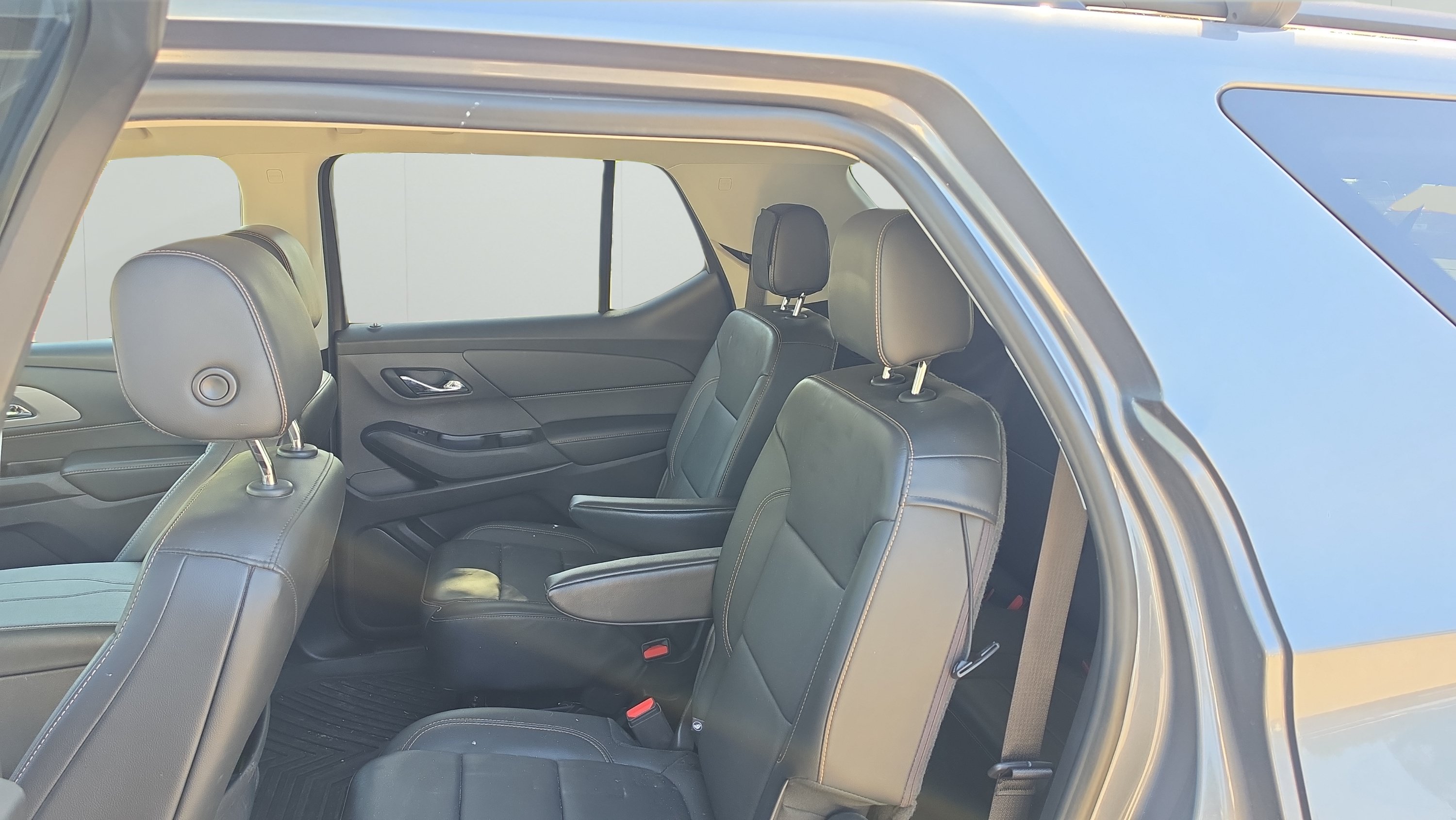 Used 2019 Chevrolet Traverse LT FWD image 17