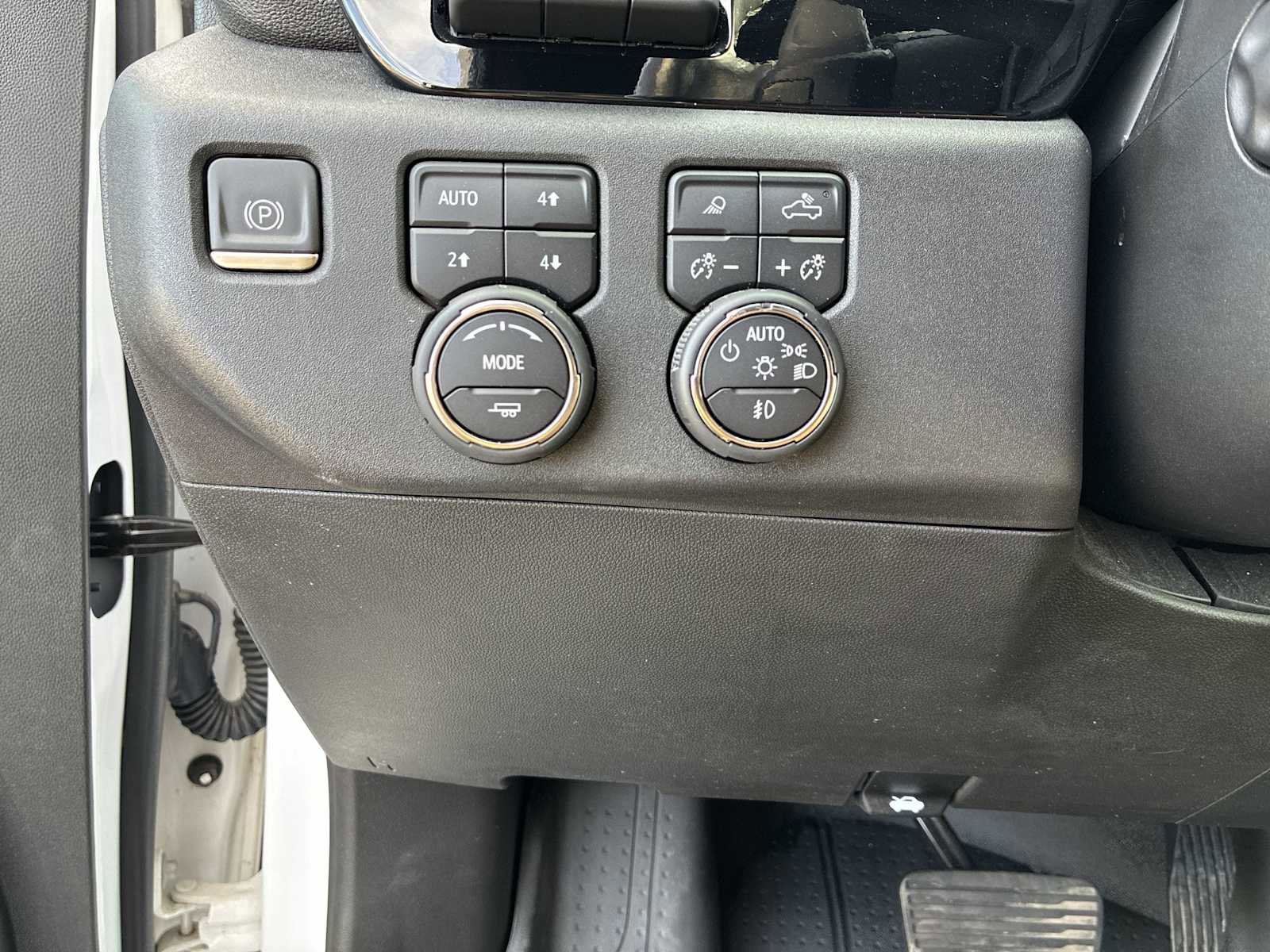 Certified 2023 Chevrolet Silverado 1500 High Country w/ Technology Package image 18