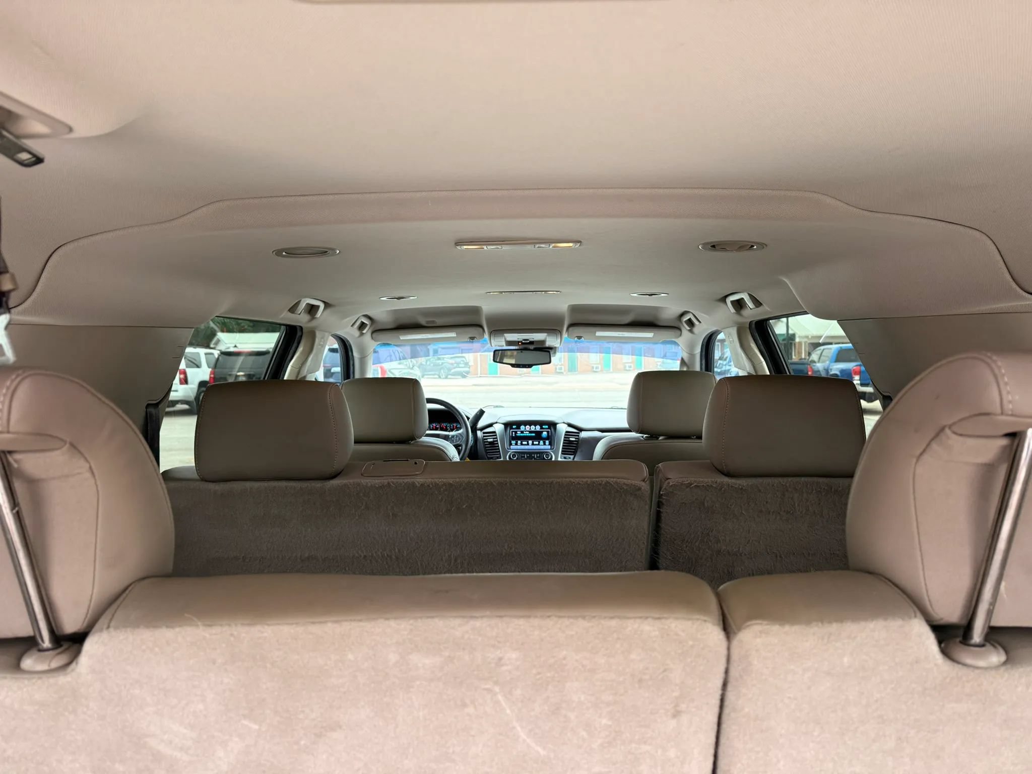 Used 2018 Chevrolet Suburban LT RWD image 41