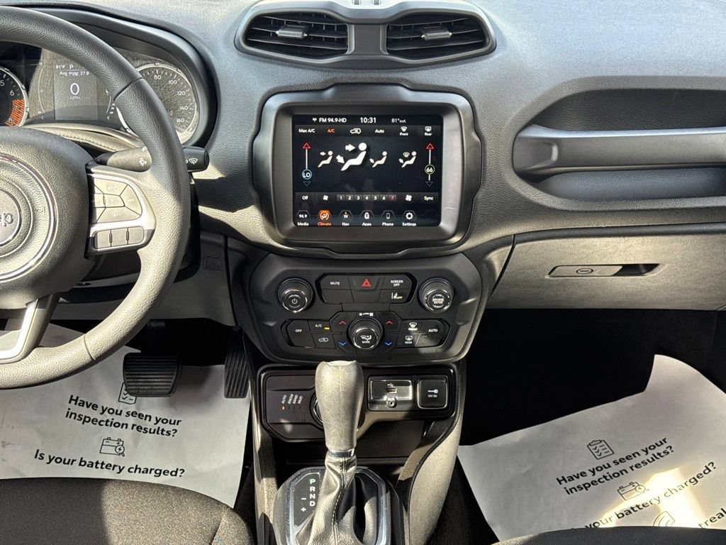 Used 2023 Jeep Renegade Latitude AWD/4WD image 19