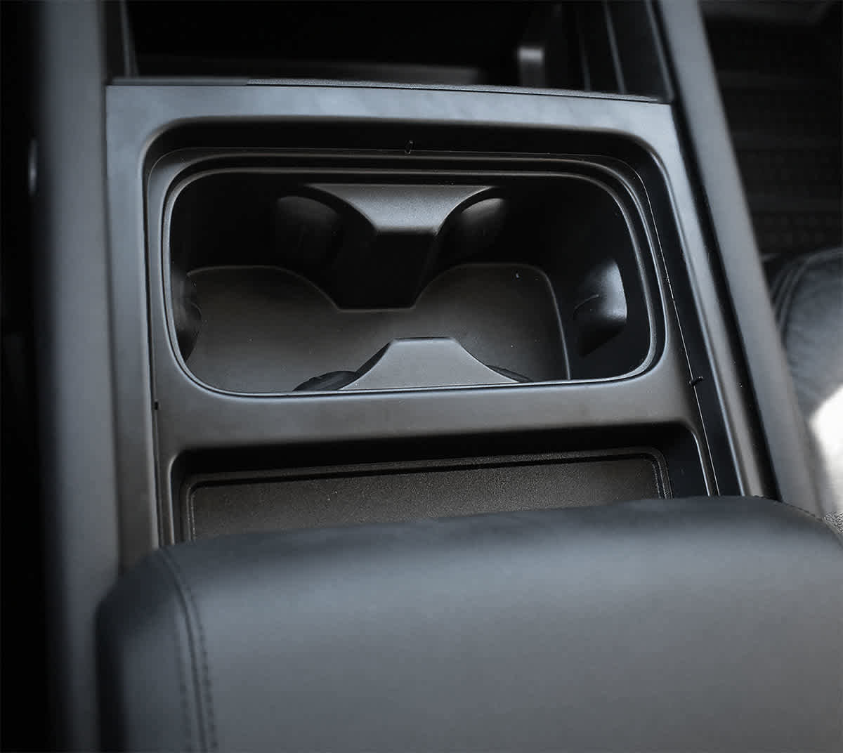 Used 2024 Land Rover Defender 110 S image 27