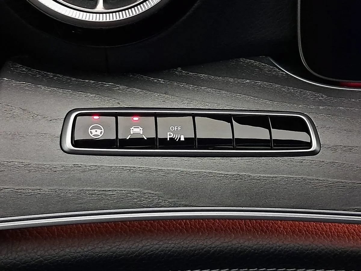 Used 2020 Mercedes-Benz AMG GT 53 w/ Driver Assistance Package image 33