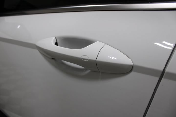 Used 2024 Hyundai Kona Limited FWD image 16