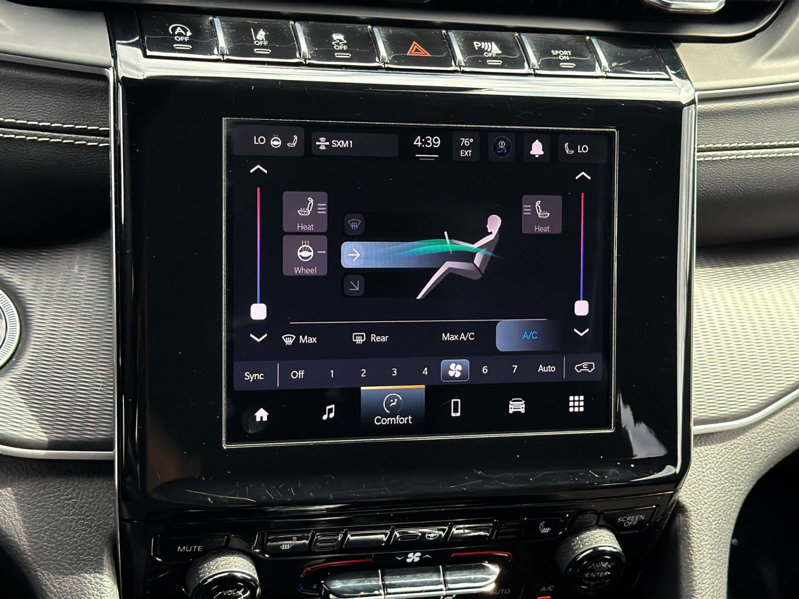 Used 2023 Jeep Grand Cherokee Altitude AWD/4WD image 20