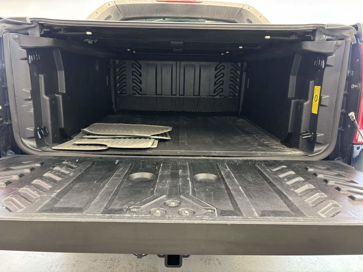 Used 2005 Chevrolet Avalanche Z71 w/ Preferred Equipment Group image 23