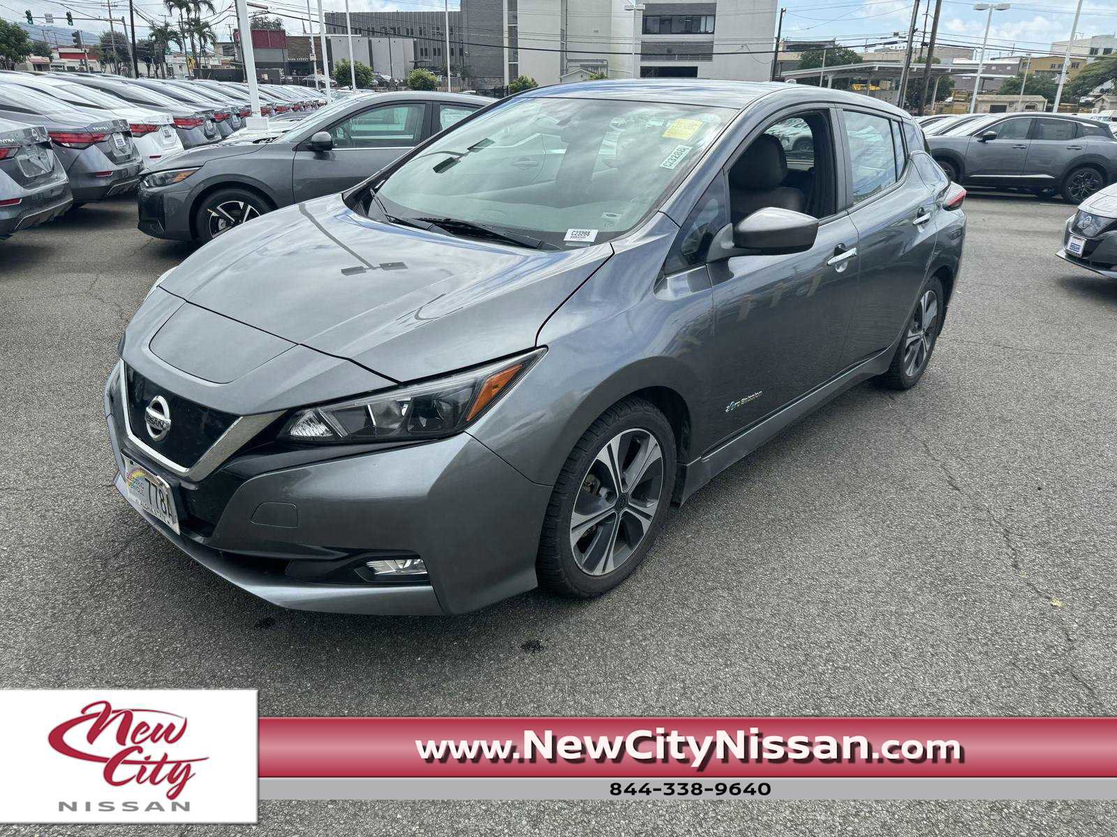 Used 2018 Nissan Leaf SV image 1