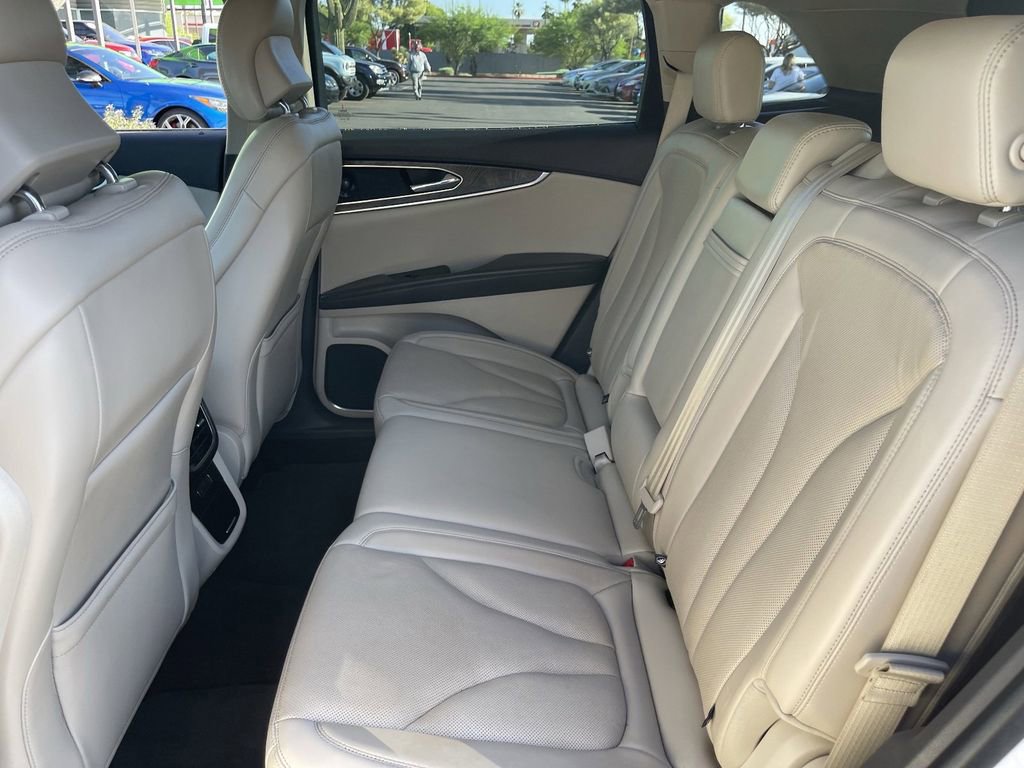 Used 2019 Lincoln Nautilus Reserve FWD image 18