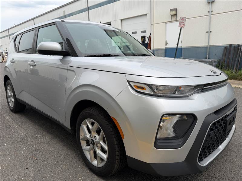Used 2020 Kia Soul S FWD image 17