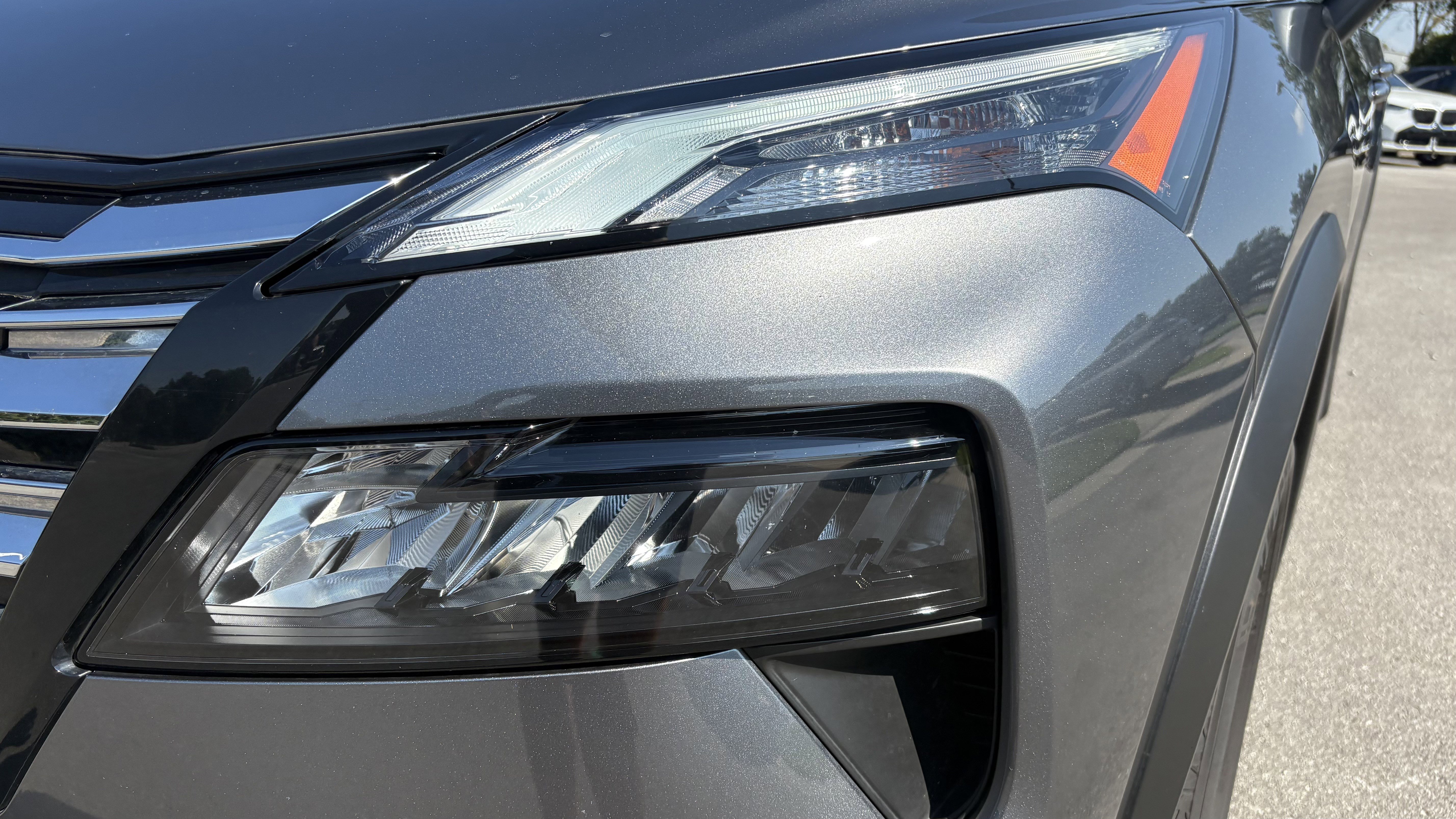 Used 2024 Nissan Rogue SV image 6