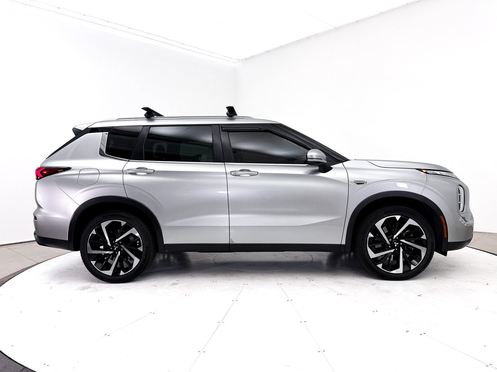Used 2022 Mitsubishi Outlander ES FWD image 30