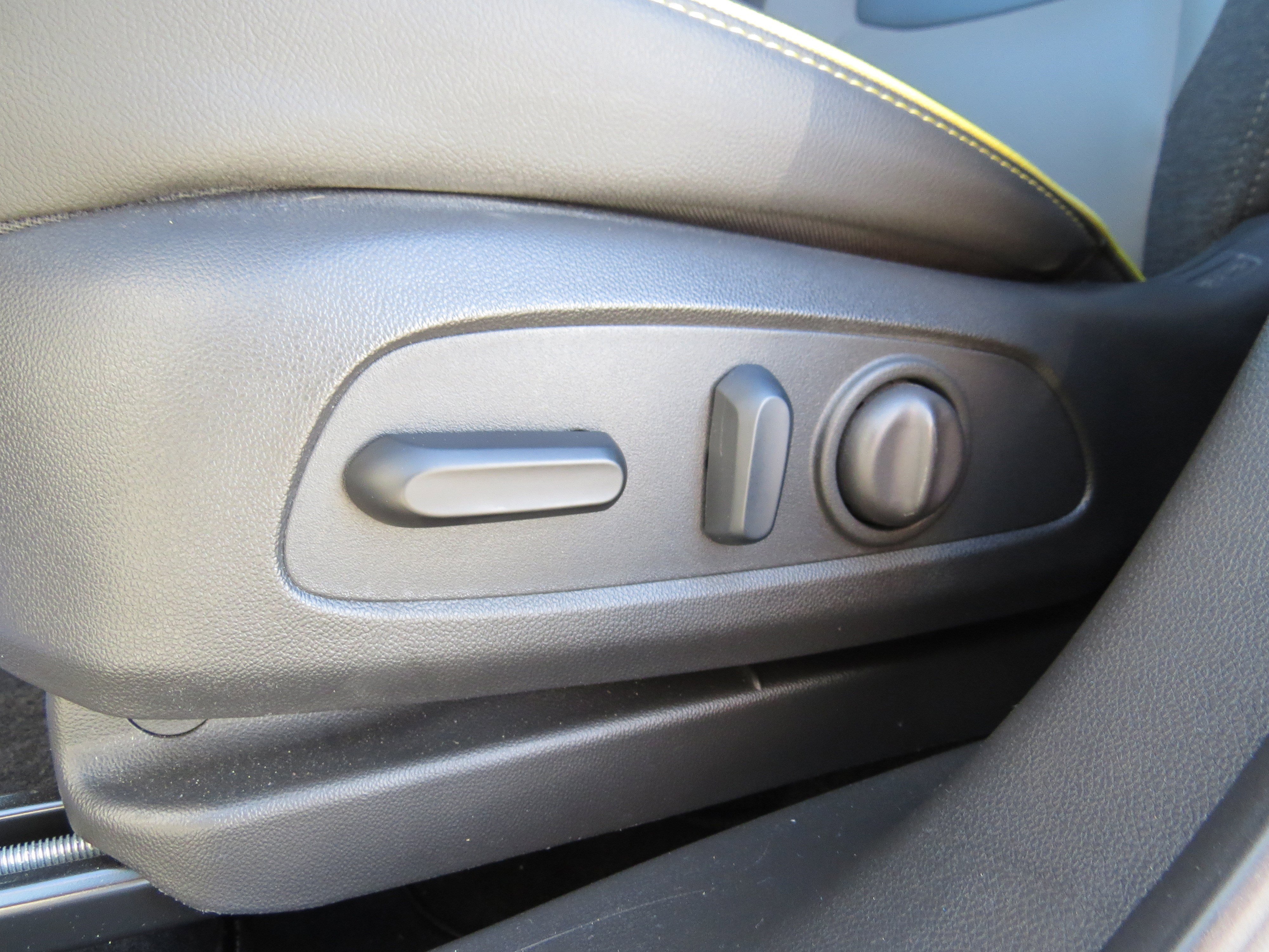 Used 2024 Chevrolet TrailBlazer ACTIV w/ Driver Confidence Package image 17