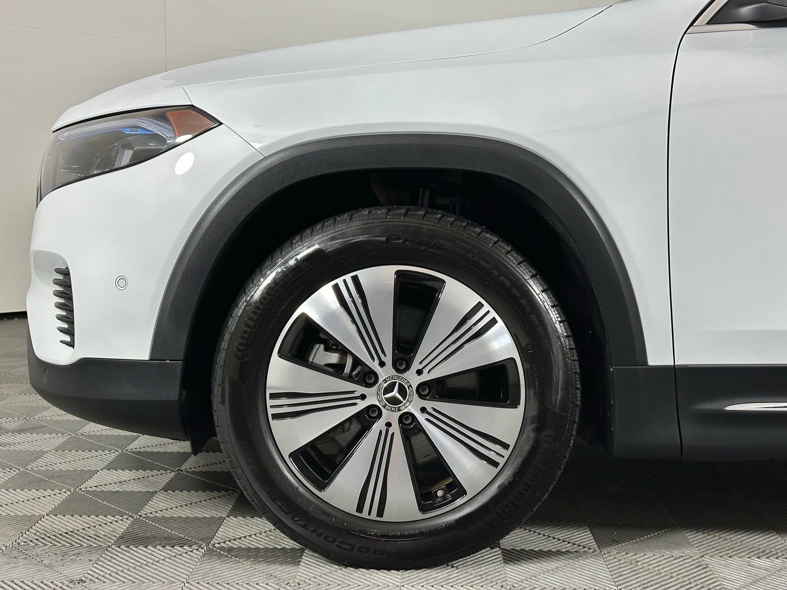 Used 2023 Mercedes-Benz EQB 300 300 w/ Exclusive Package image 8