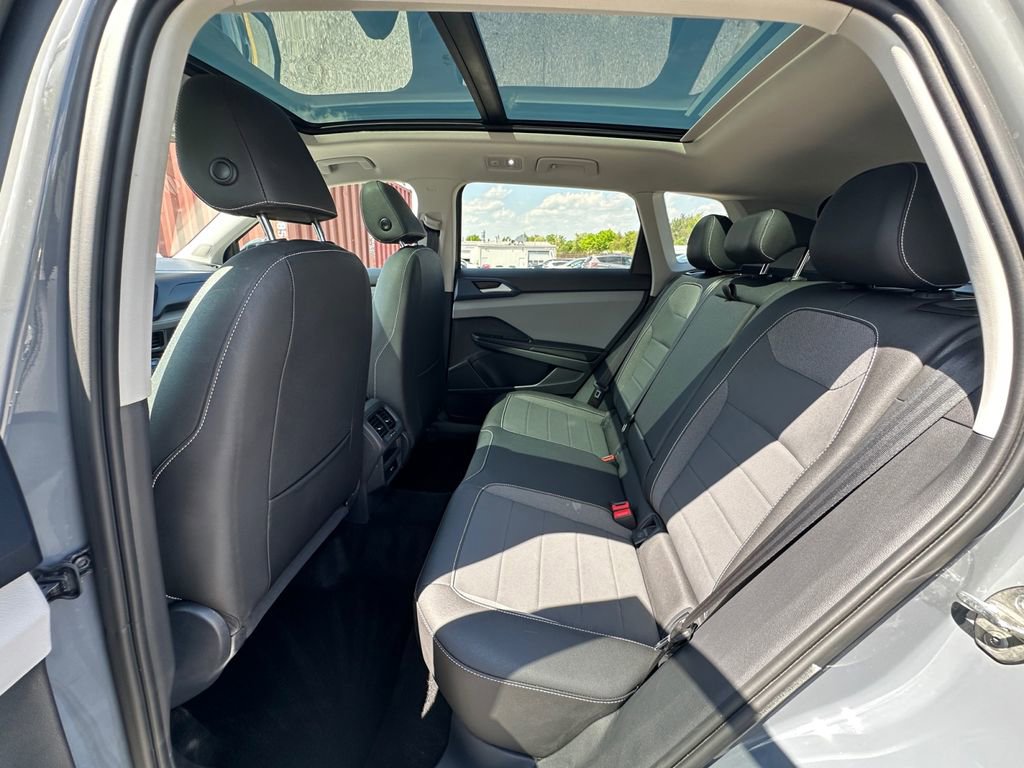 Used 2024 Volkswagen Taos SE w/ Panoramic Sunroof Package AWD/4WD image 24