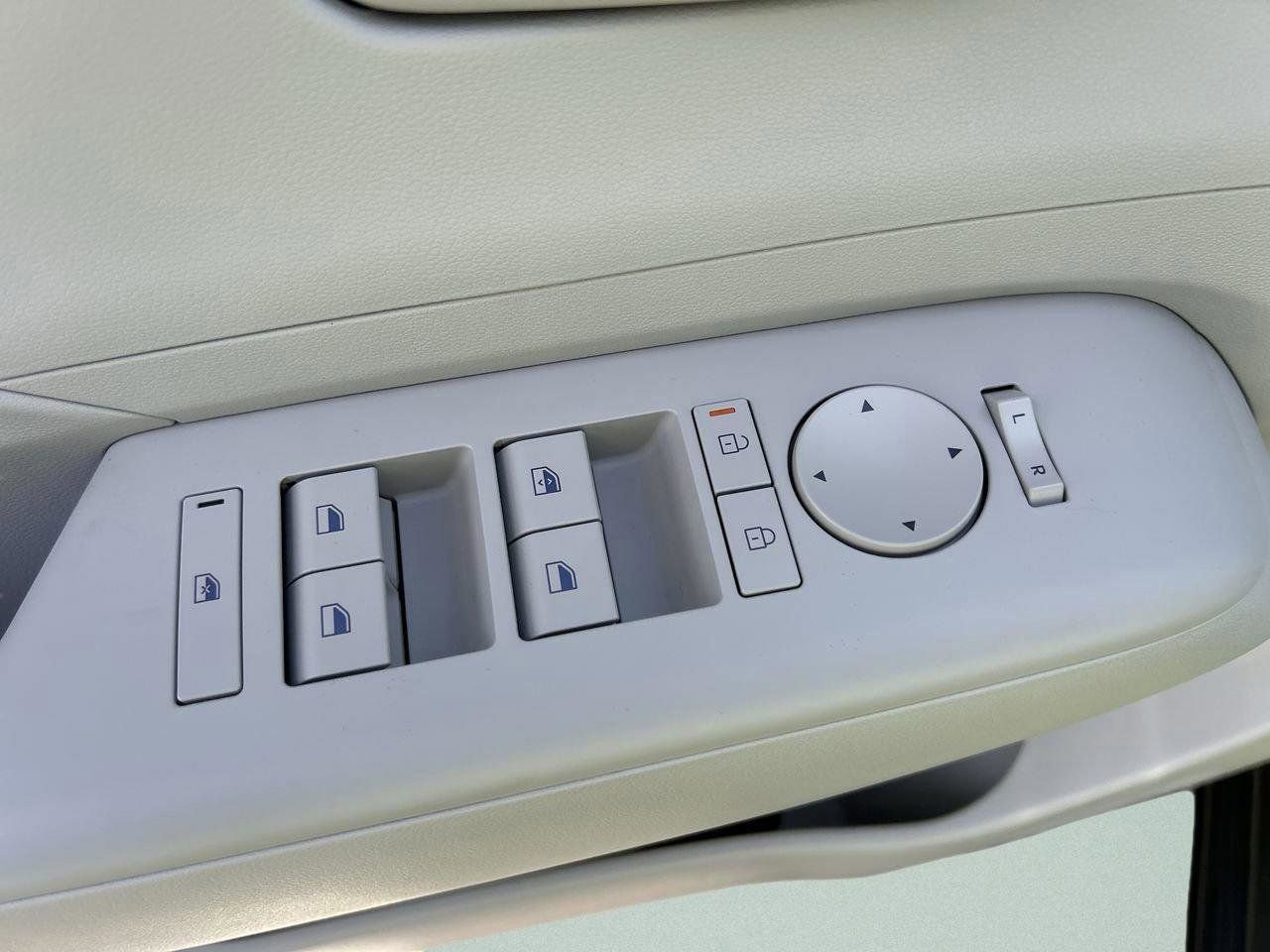 New 2026 Hyundai Kona SE image 19