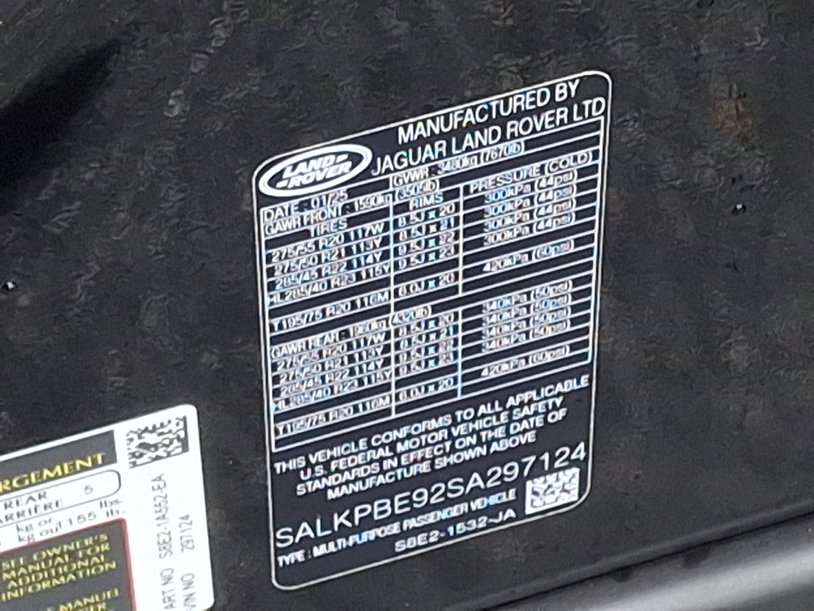 New 2025 Land Rover Range Rover Long Wheelbase SE image 25