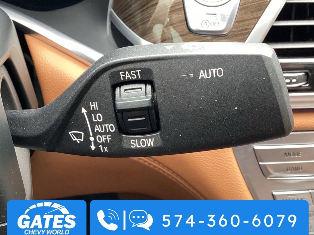 Used 2021 BMW 740i xDrive w/ Premium Package image 29