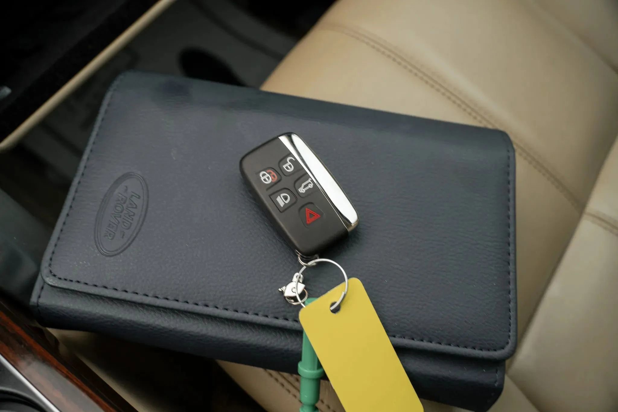 Used 2016 Land Rover Range Rover image 32