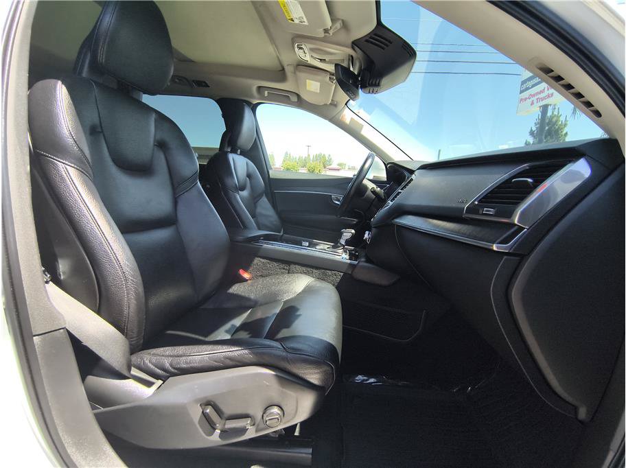 Used 2020 Volvo XC90 T6 Momentum w/ Protection Package Premier AWD/4WD image 15