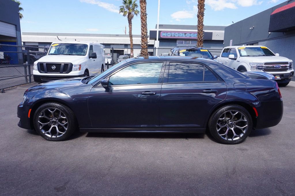 Used 2018 Chrysler 300 S w/ 300S Premium Group RWD image 3