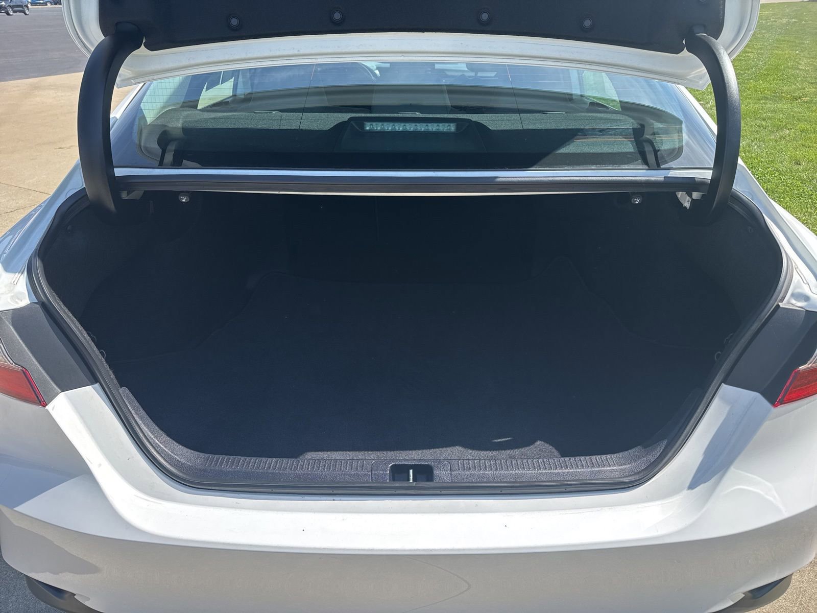 Used 2024 Toyota Camry LE FWD image 11