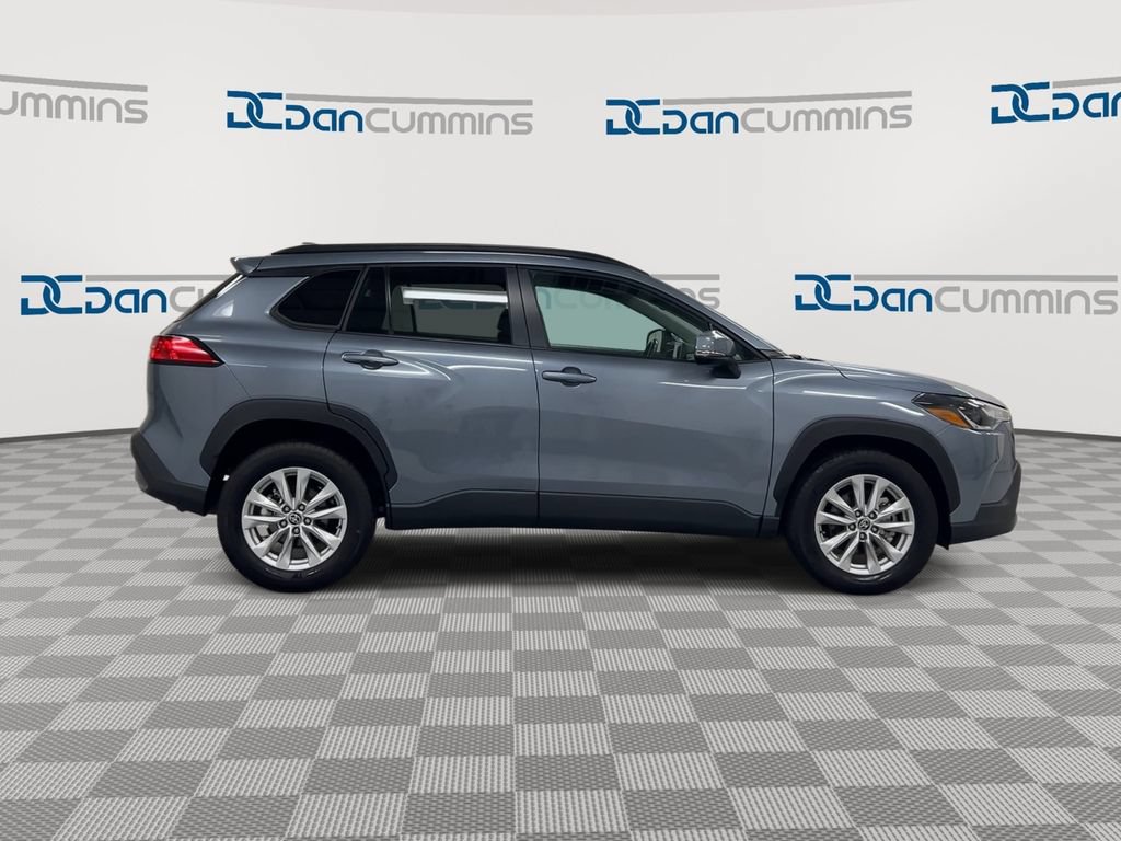 Used 2023 Toyota Corolla Cross LE FWD image 9