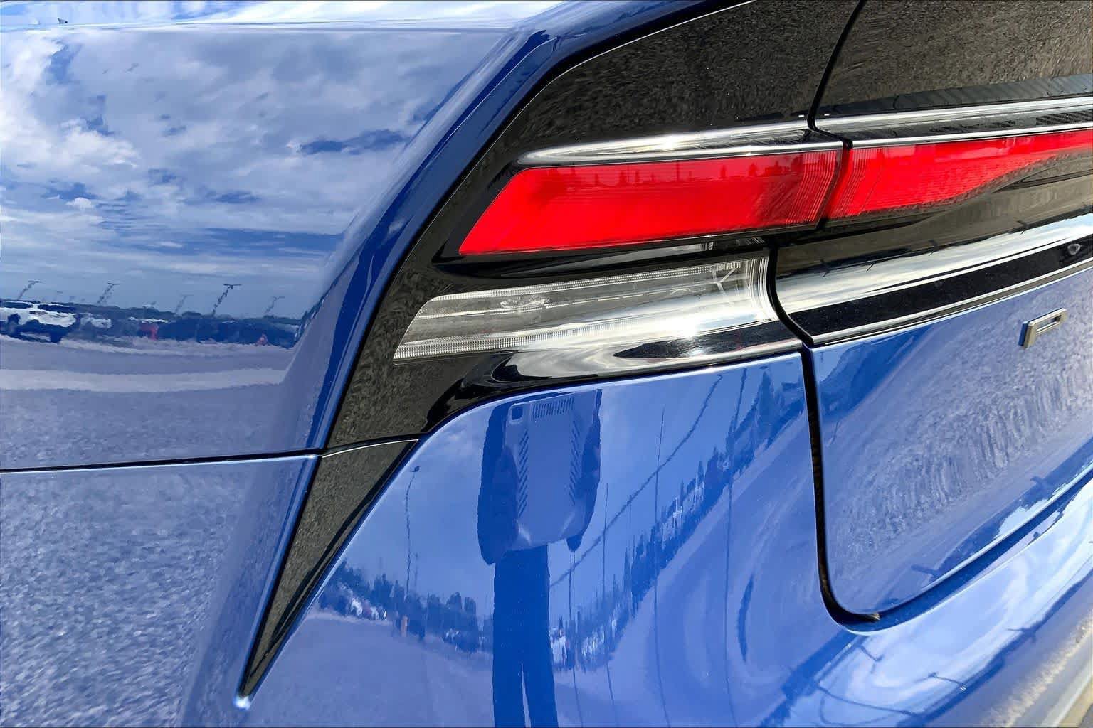 Used 2025 Toyota Prius LE FWD image 28