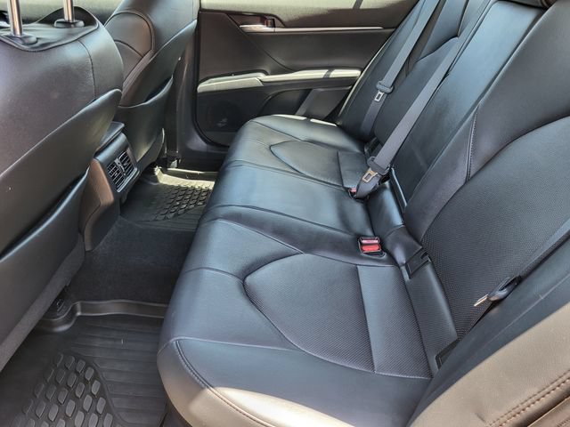 Used 2020 Toyota Camry XLE w/ Sunroof Package FWD image 24
