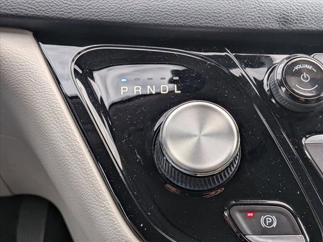 Used 2022 Chrysler Pacifica Touring-L image 12