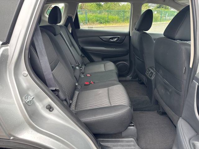 Used 2018 Nissan Rogue S FWD image 11