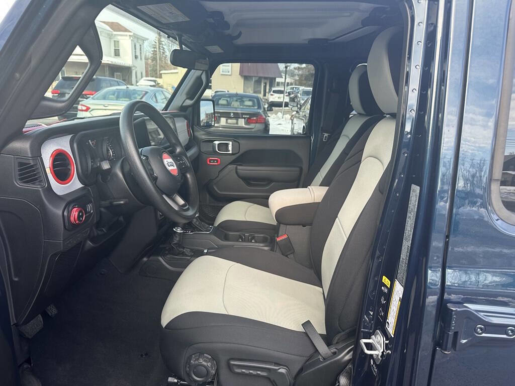 Used 2025 Jeep Gladiator Sport image 15