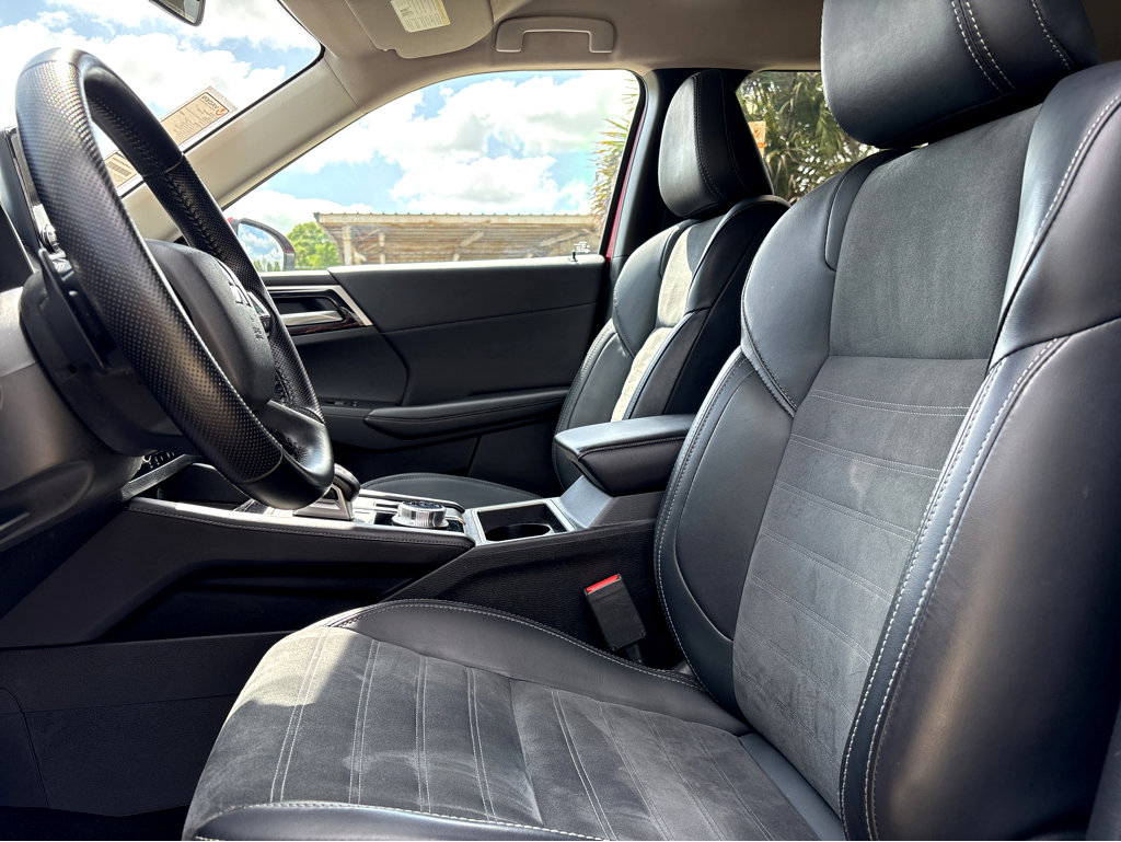 Used 2024 Mitsubishi Outlander SE image 11