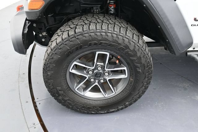 Used 2024 Jeep Gladiator Mojave w/ Technology Group AWD/4WD image 9