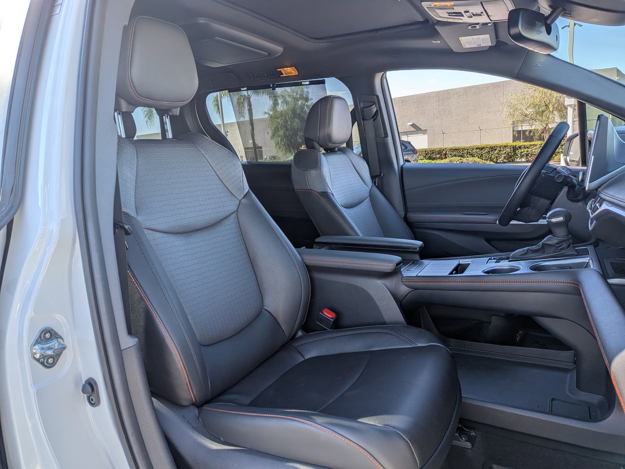 Used 2024 Toyota Sienna XSE w/ XSE Plus Package image 32